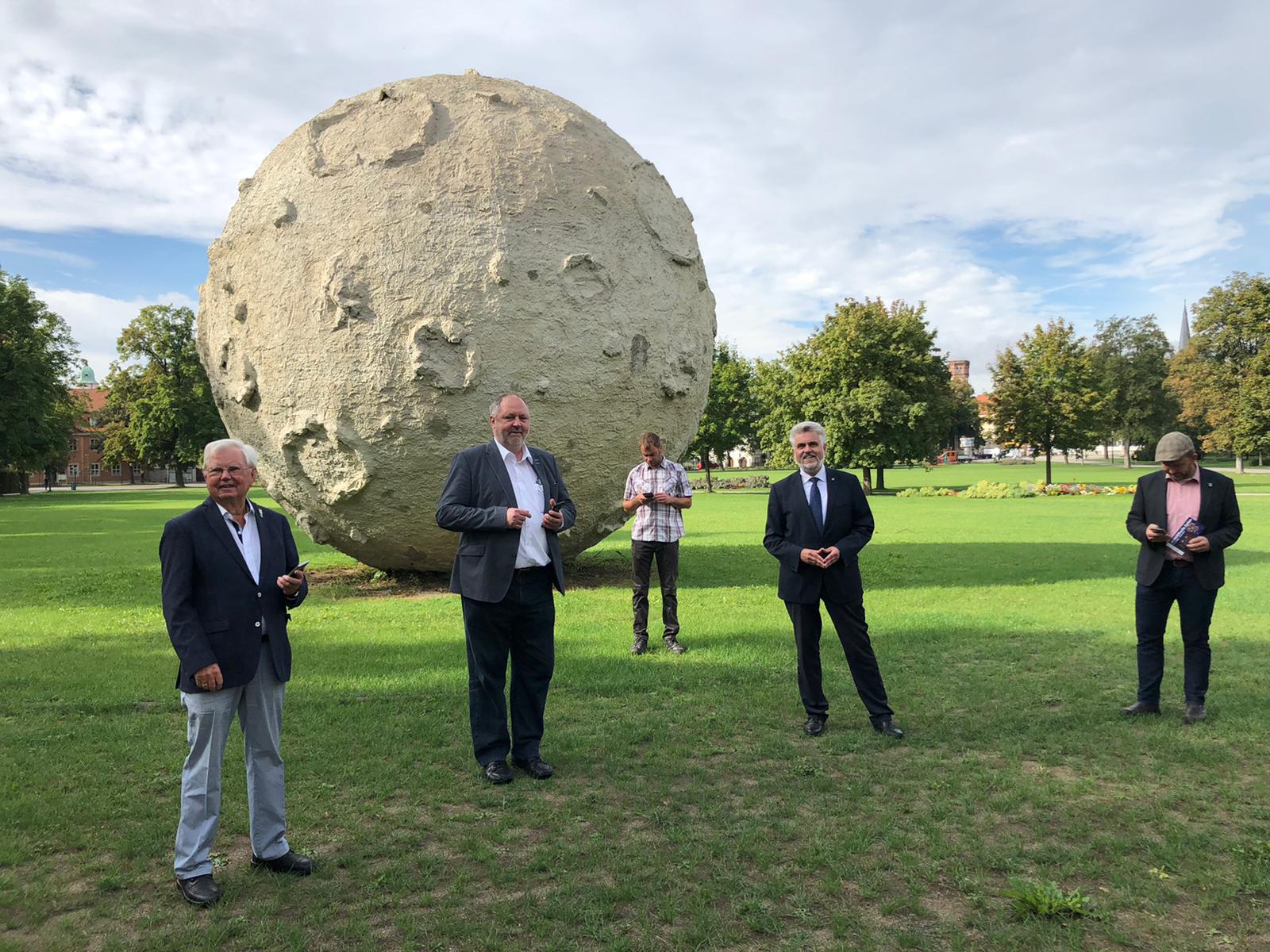 „Gartenträume“ gehen online: Minister nimmt WLAN für Aschersleber Parks in Betrieb