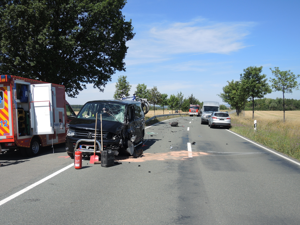 Vier Verletzte nach missglücktem Überholvorgang in Stapelburg