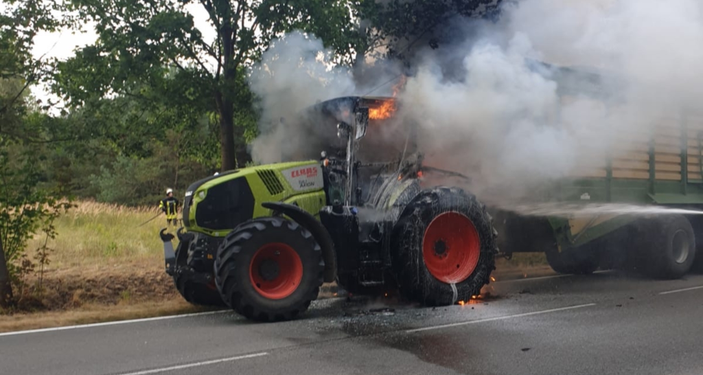 Traktor auf der B188 abgebrannt