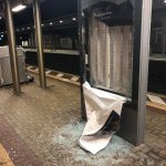 Werbetafel im Hauptbahnhof Naumburg entglast - Zeugenaufruf