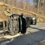 Nach Reifenplatzer: Auto kracht in Oberharz am Brocken gegen Felswand